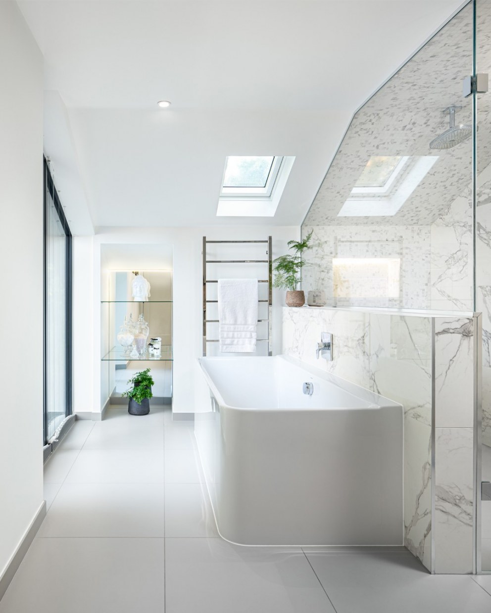 Richmond - Luxury Private Residence | Master Bathroom  | Interior Designers